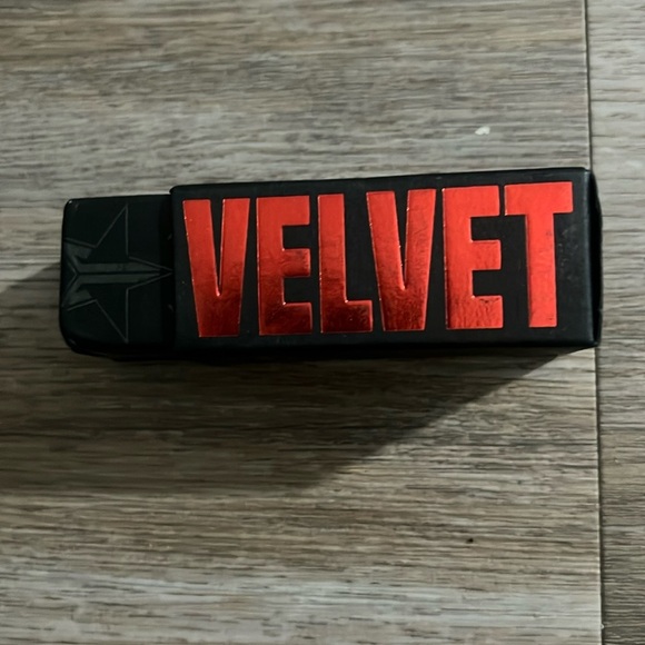 NIB “Best Hair” Jeffrey Star Velvet Trap Lipstick - Picture 4 of 5